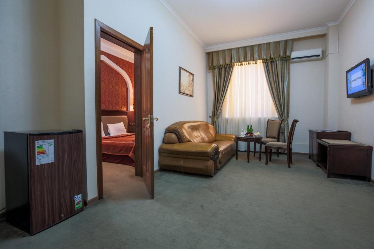 Avicenna Hotel Bukhara Esterno foto