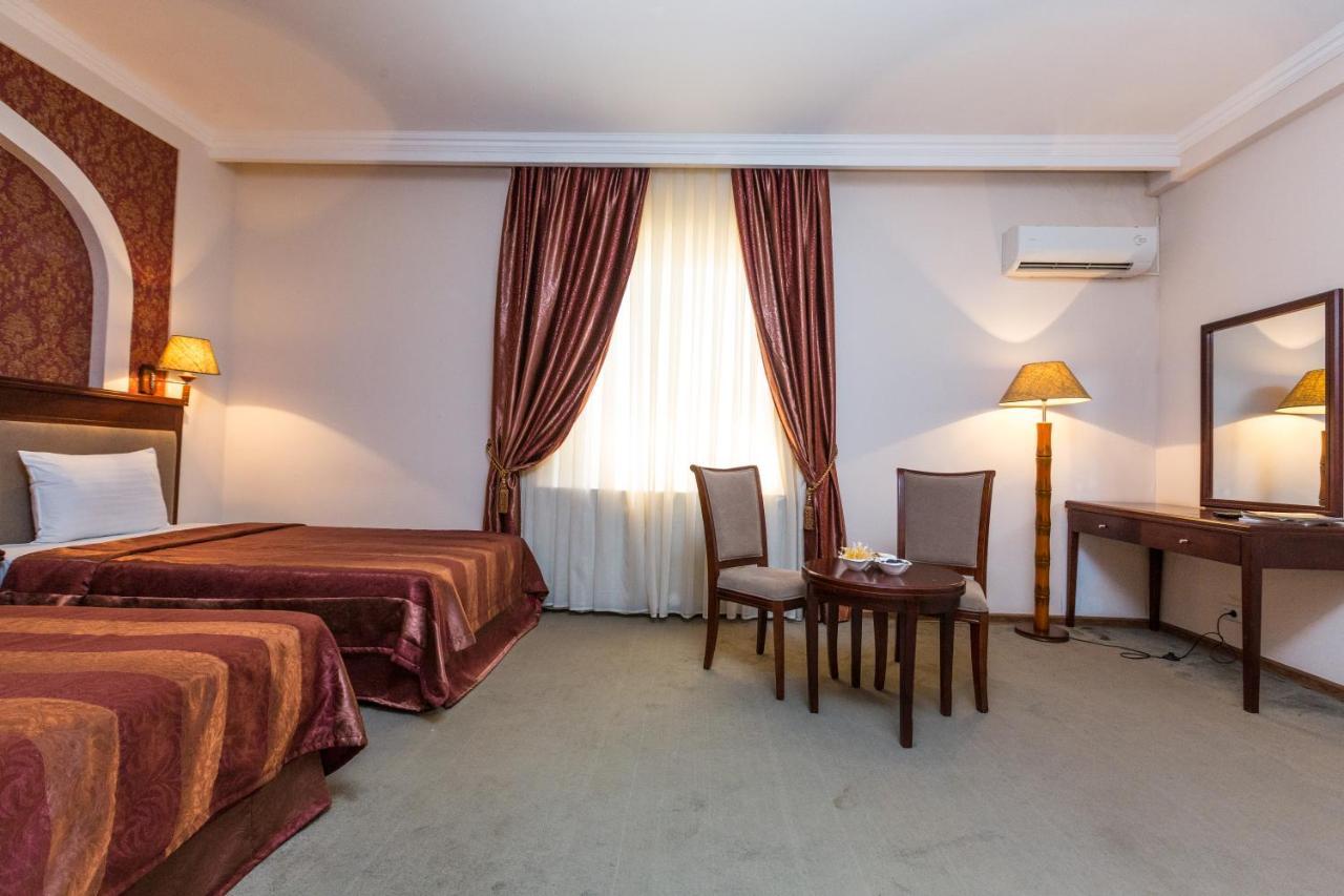 Avicenna Hotel Bukhara Esterno foto