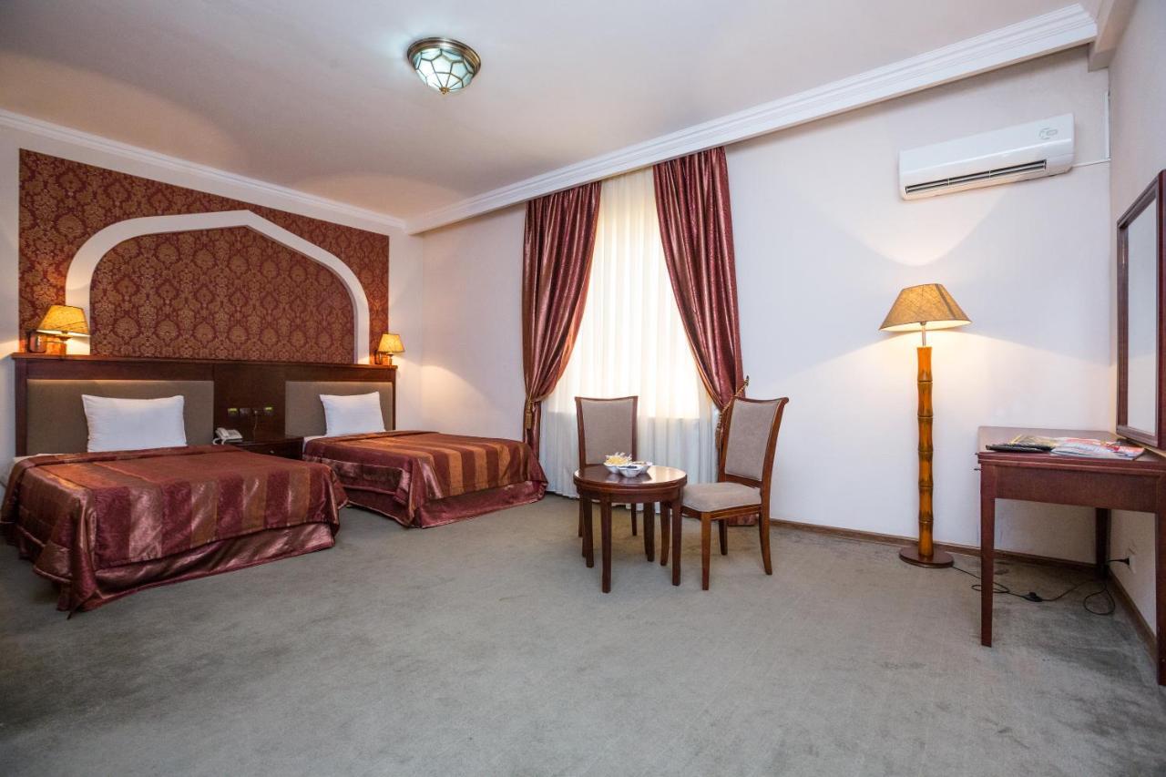 Avicenna Hotel Bukhara Esterno foto