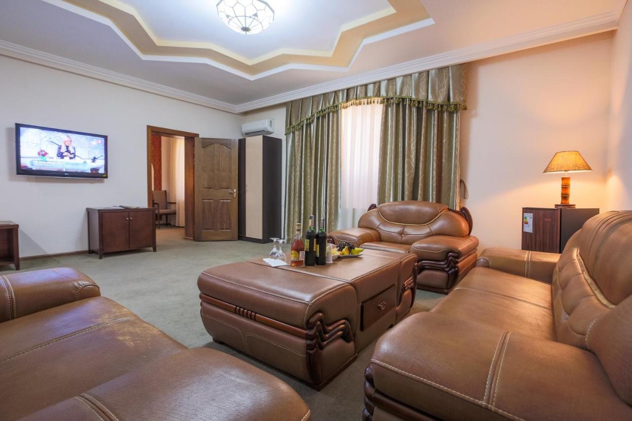 Avicenna Hotel Bukhara Esterno foto