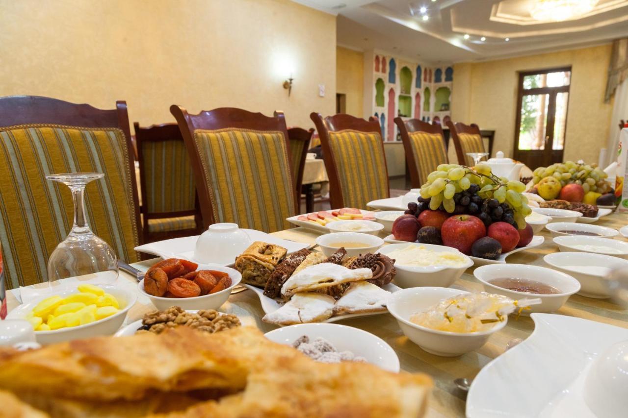 Avicenna Hotel Bukhara Esterno foto