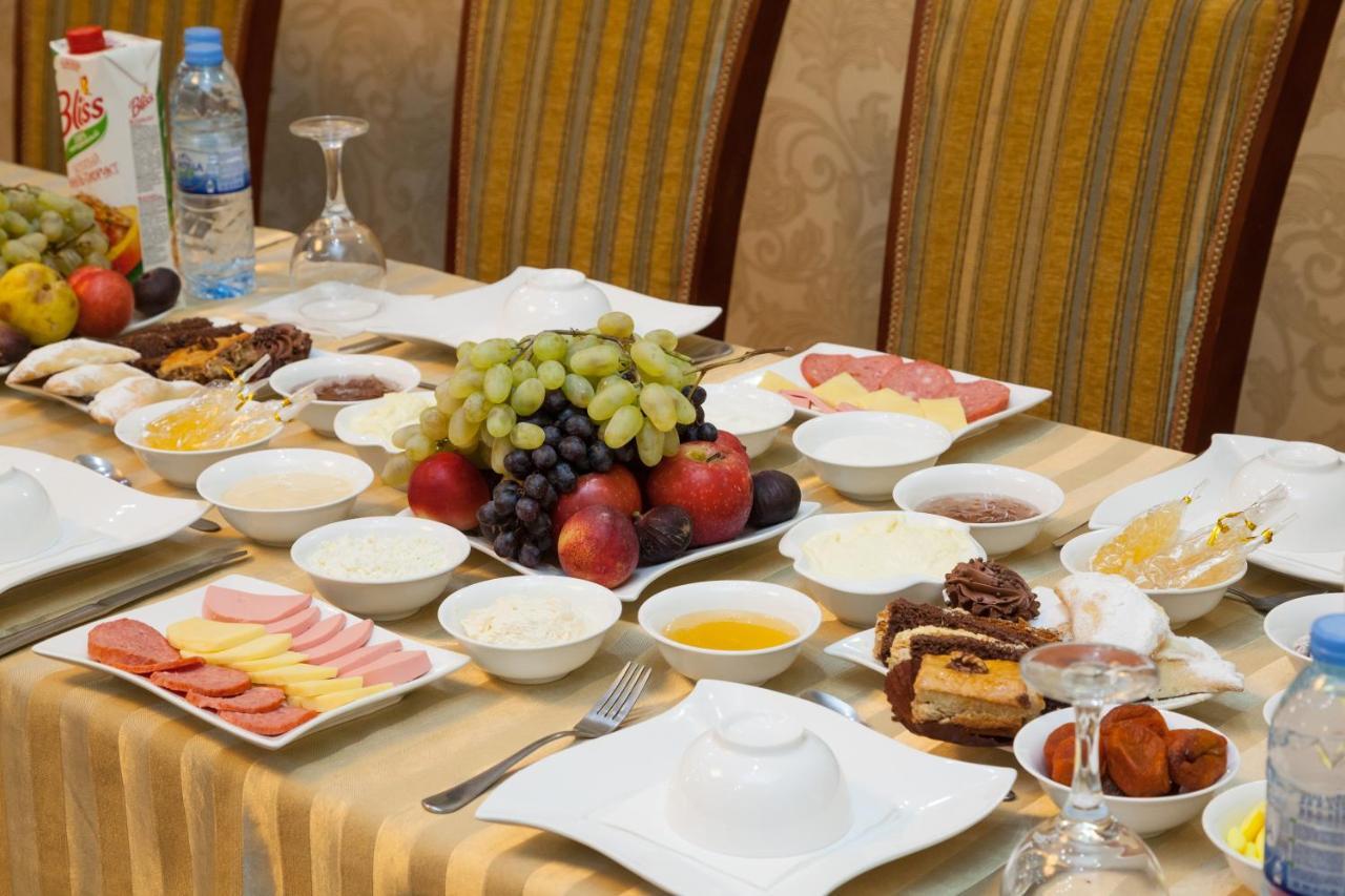 Avicenna Hotel Bukhara Esterno foto