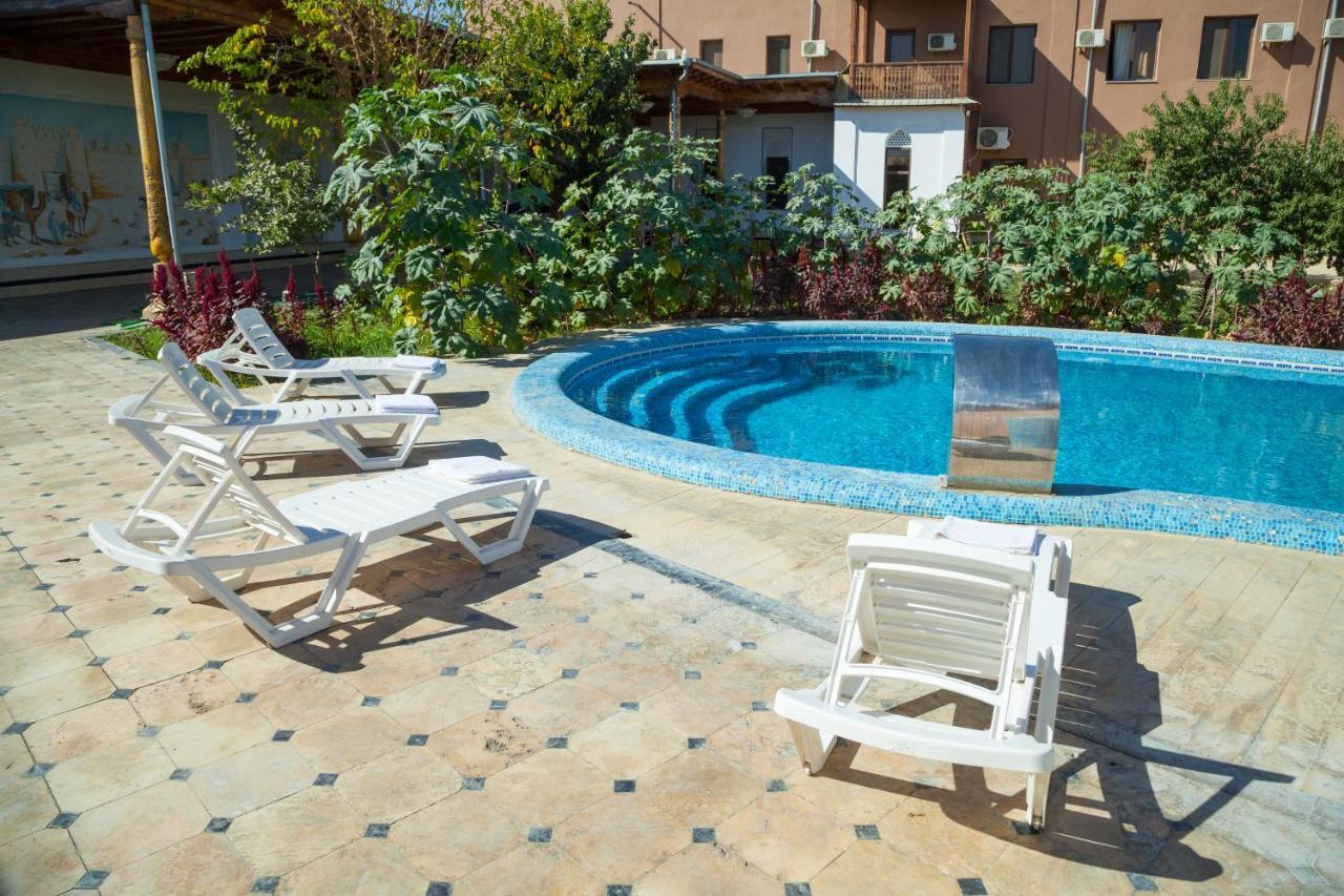 Avicenna Hotel Bukhara Esterno foto